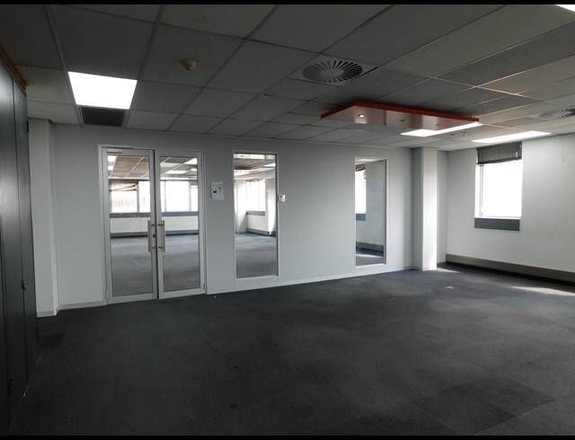 2,000M² OFFICE TO LET IN FERNDALE